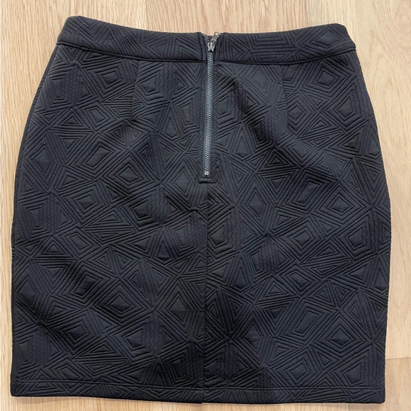 Black skirt - Picture 2 of 3